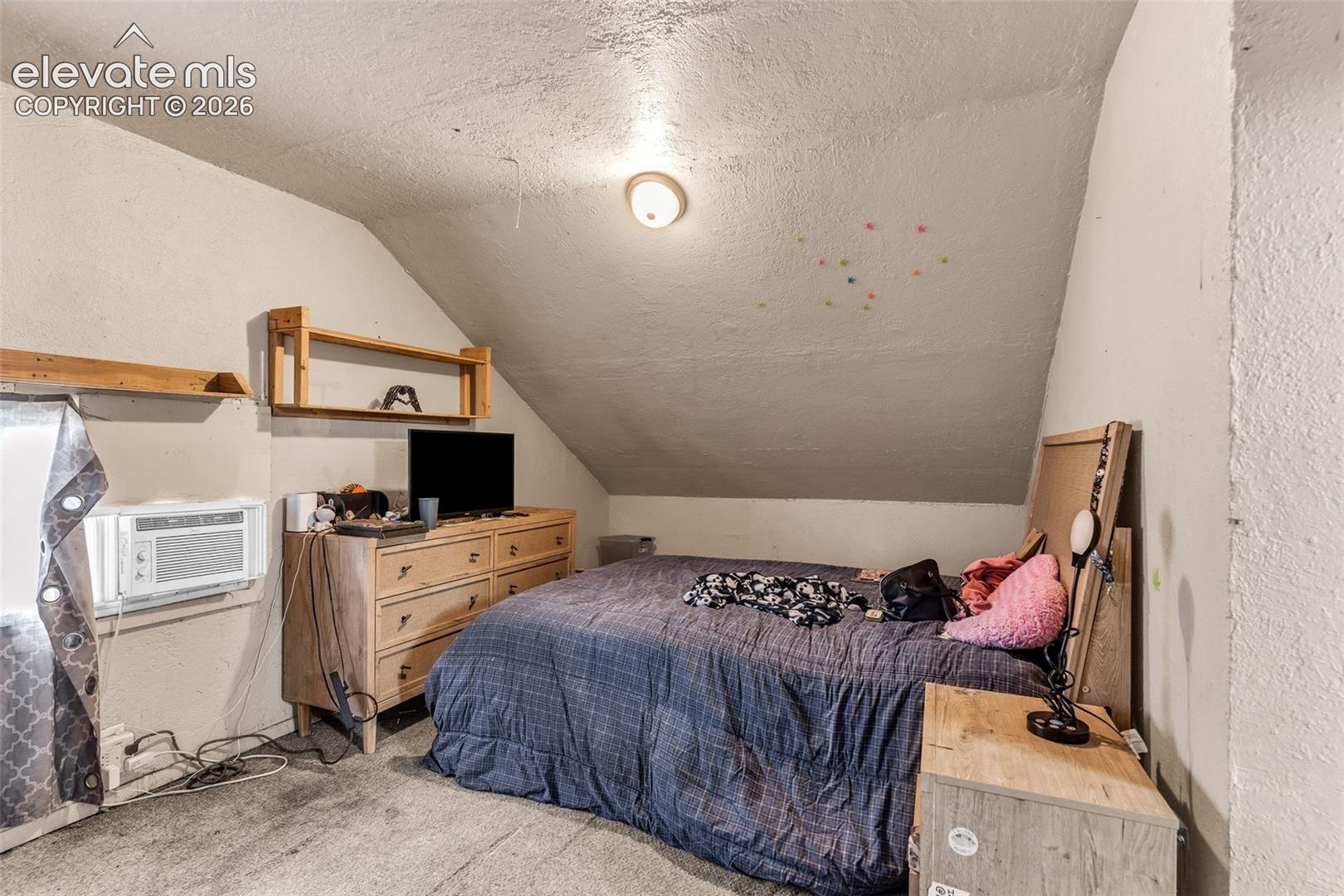Listing photo 23 for 1008 E 8th Street