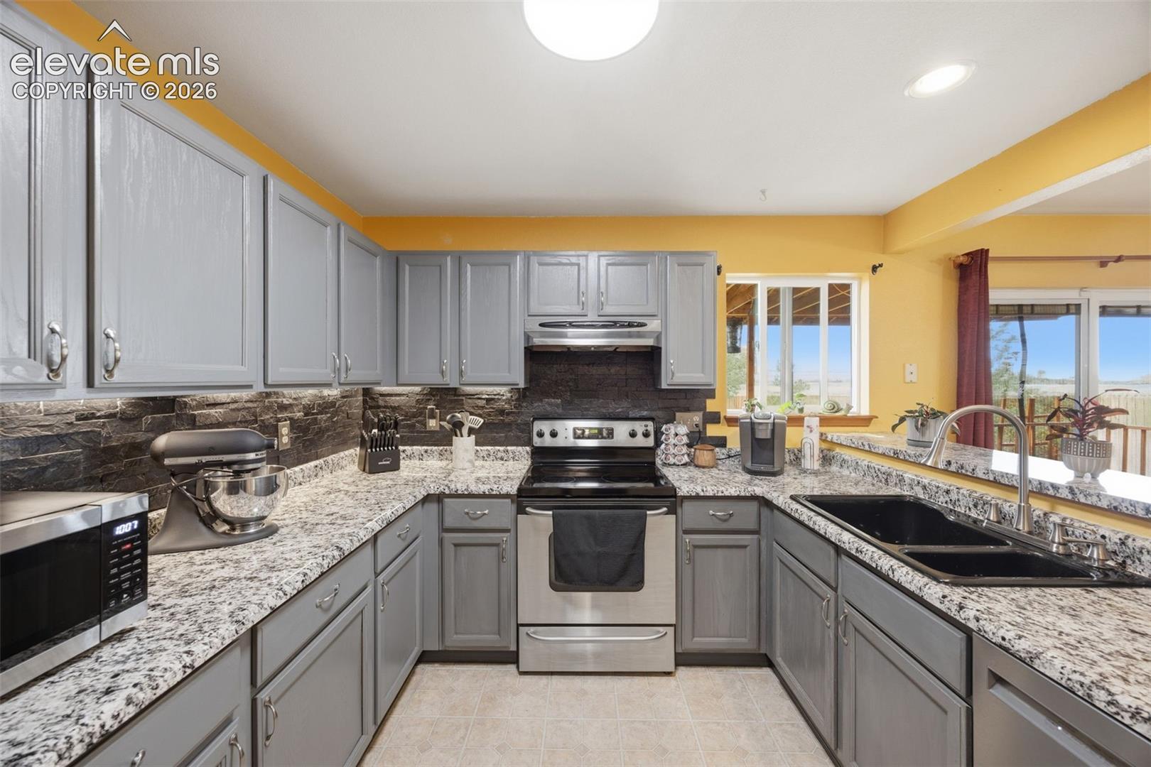 Listing photo 10 for 934 Square Dance Lane