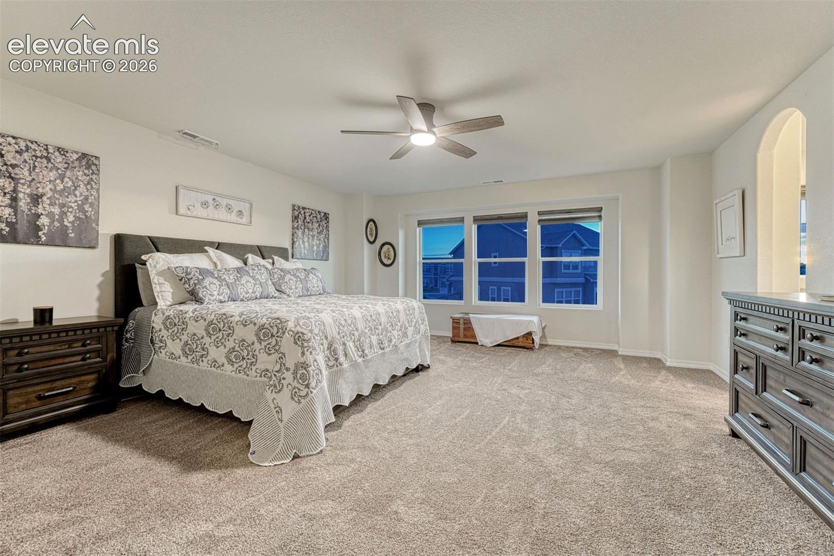 Listing photo 5 for 8268 Sophia Lane