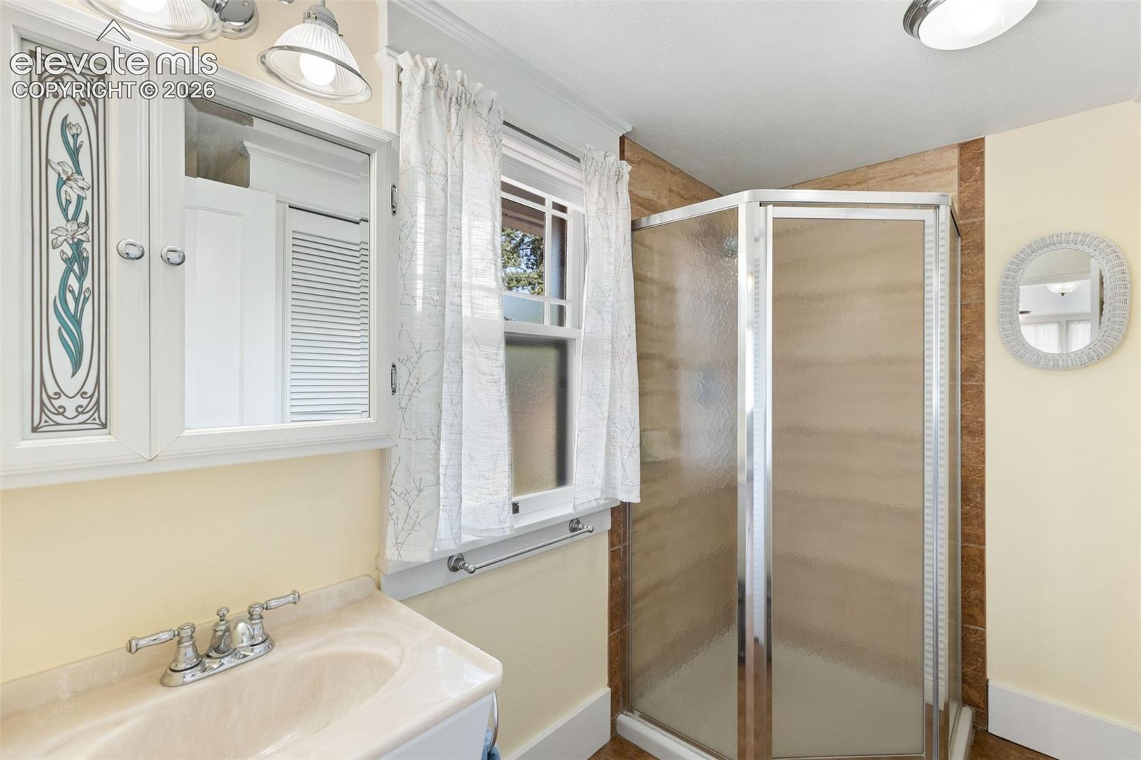 Listing photo 19 for 514 Custer Avenue