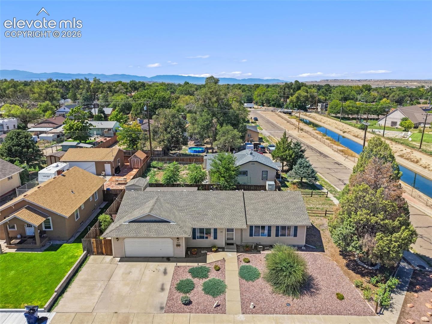 Listing photo 7 for 305 Alma Avenue