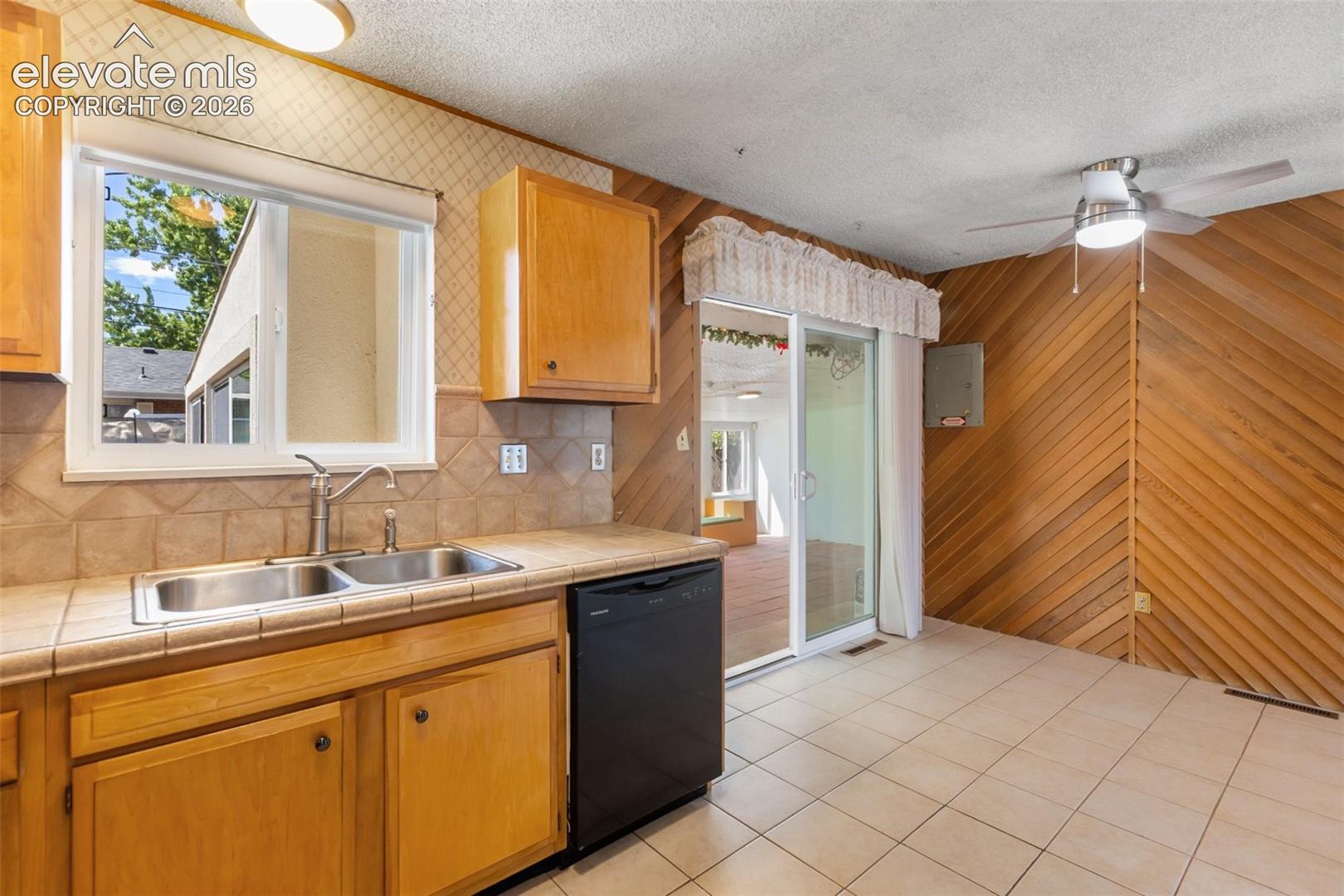 Listing photo 17 for 403 Shield Road