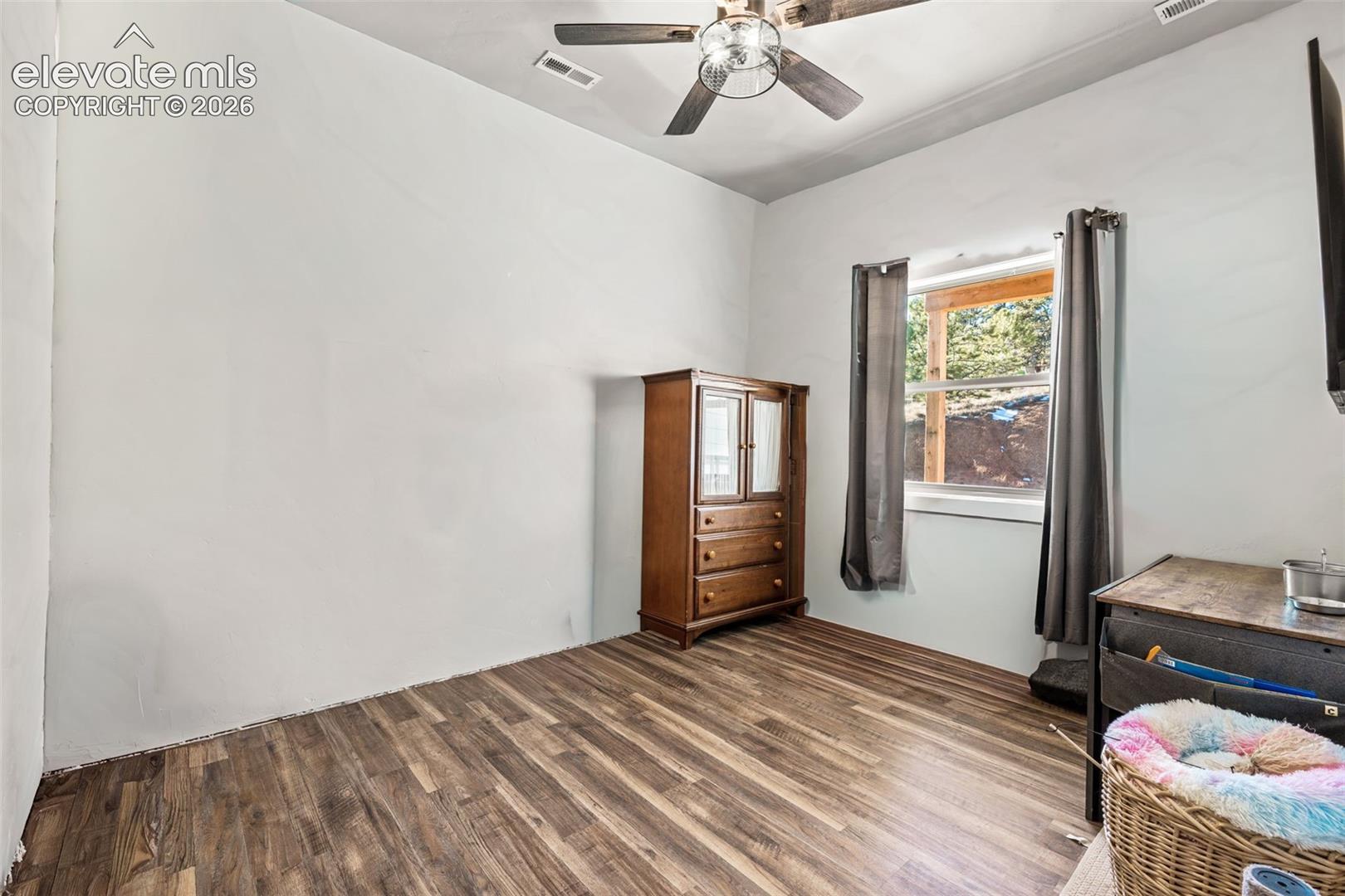 Listing photo 30 for 2270 Pikes Peak Drive