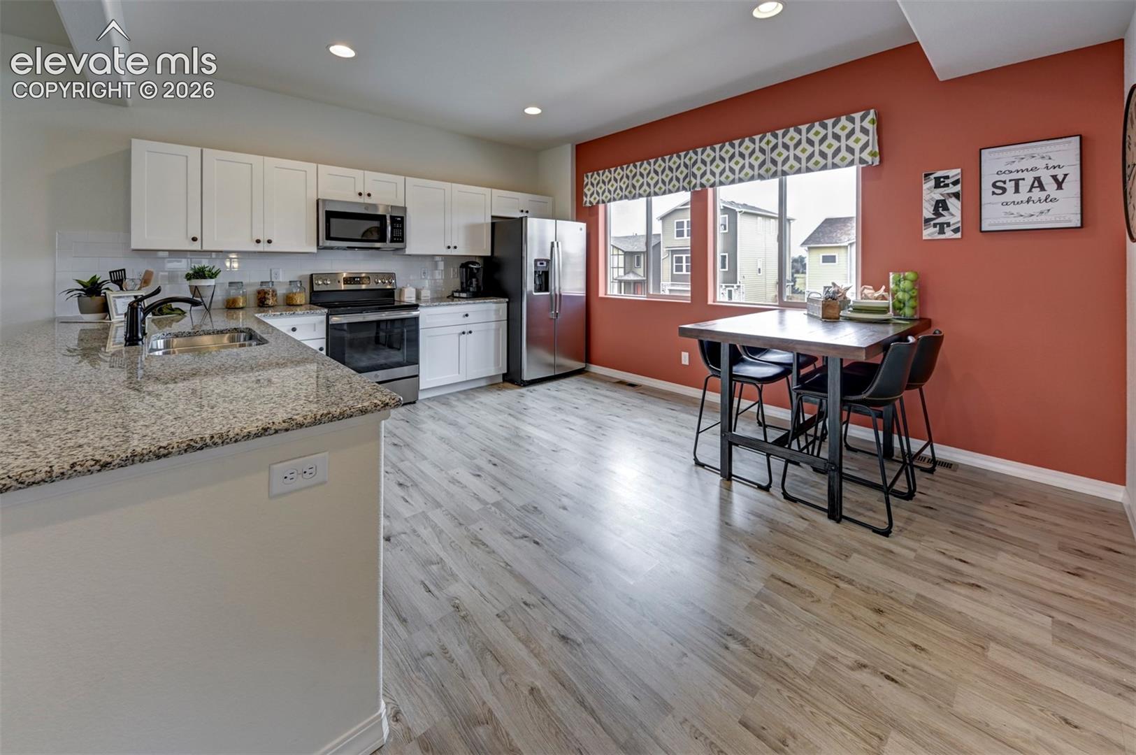 Listing photo 16 for 4512 Hawk Haven View