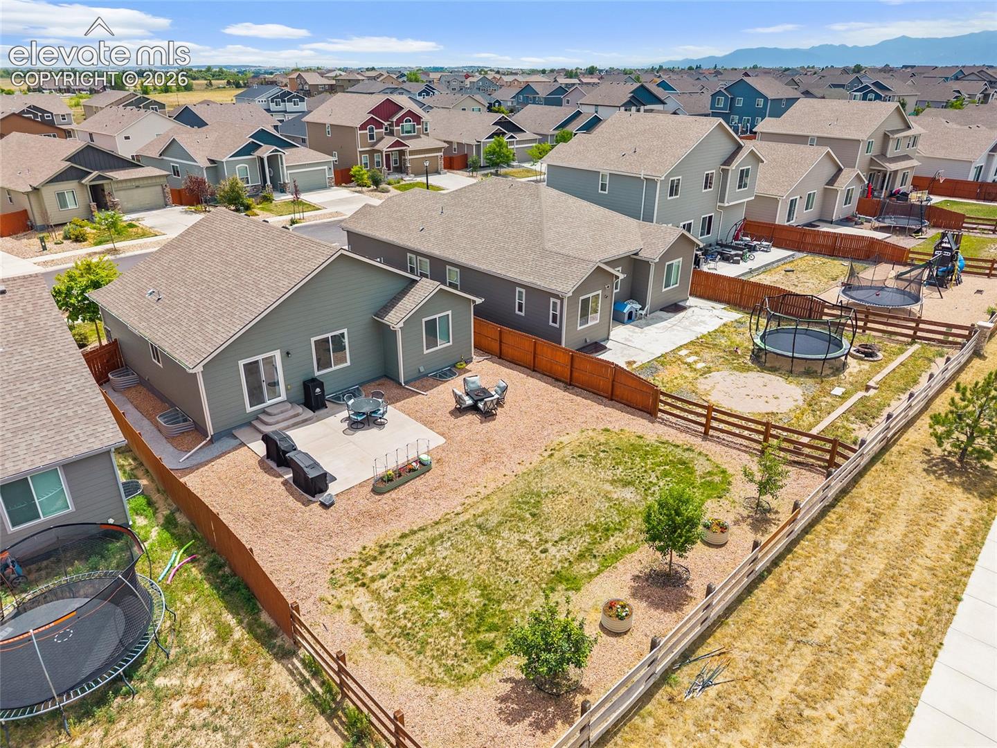 Listing photo 8 for 12832 Scenic Walk Drive