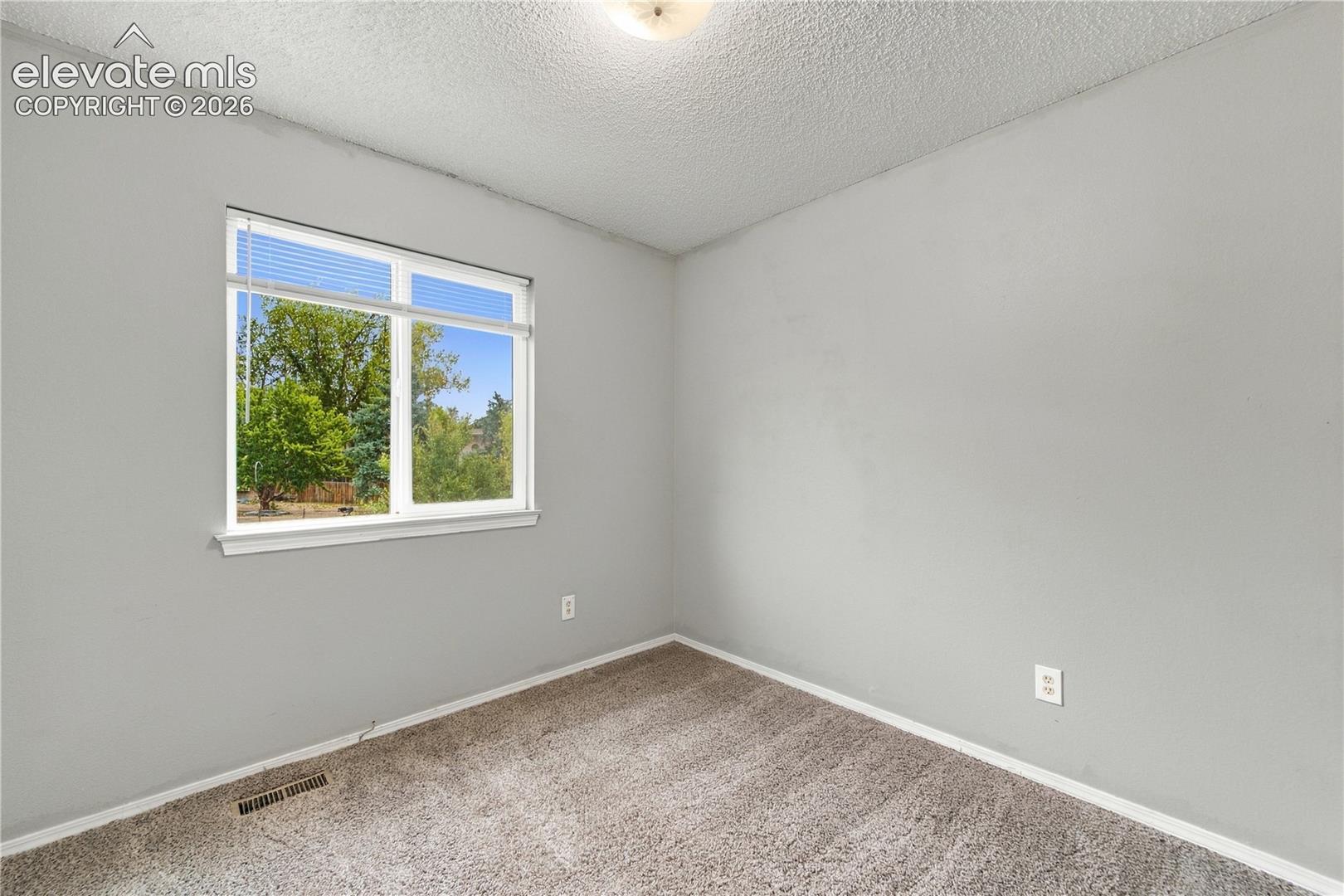 Listing photo 23 for 310 Briggs Place