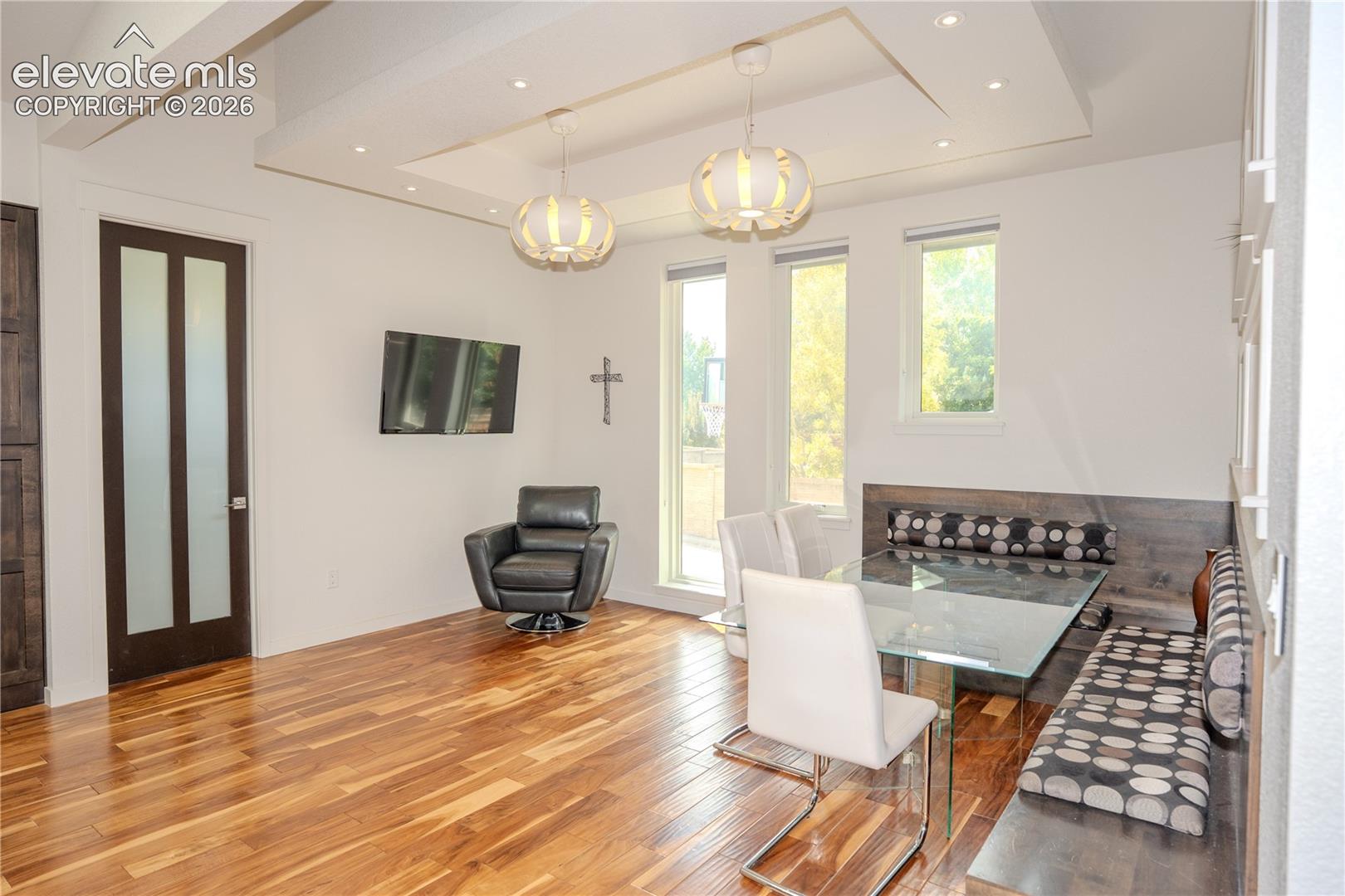 Listing photo 14 for 5638 Venezia Way