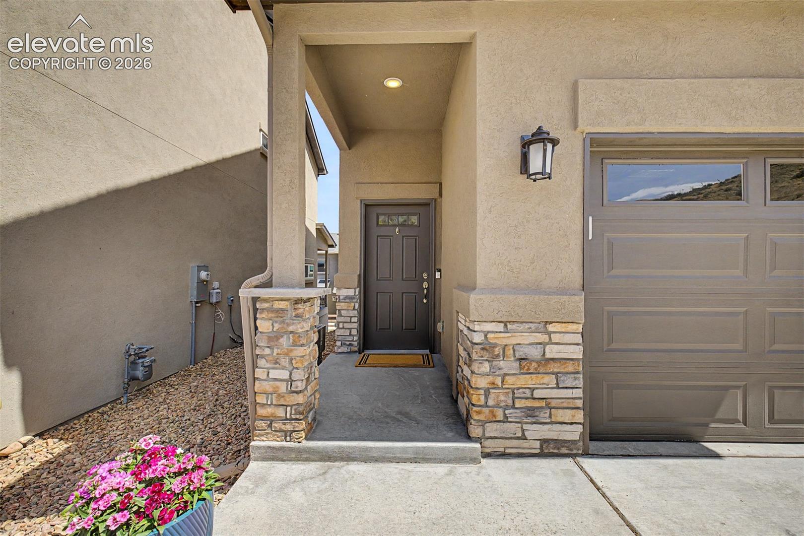 Listing photo 2 for 5675 Villa Lorenzo Drive