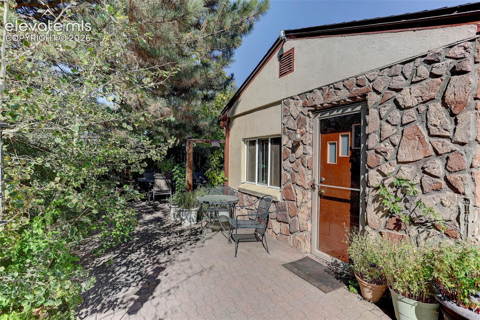 Listing photo 7 for 450 S Quitman Street