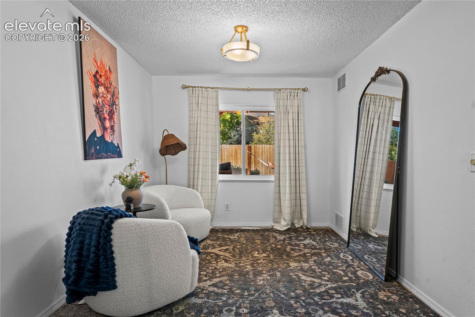 Listing photo 7 for 5870 Pemberton Way