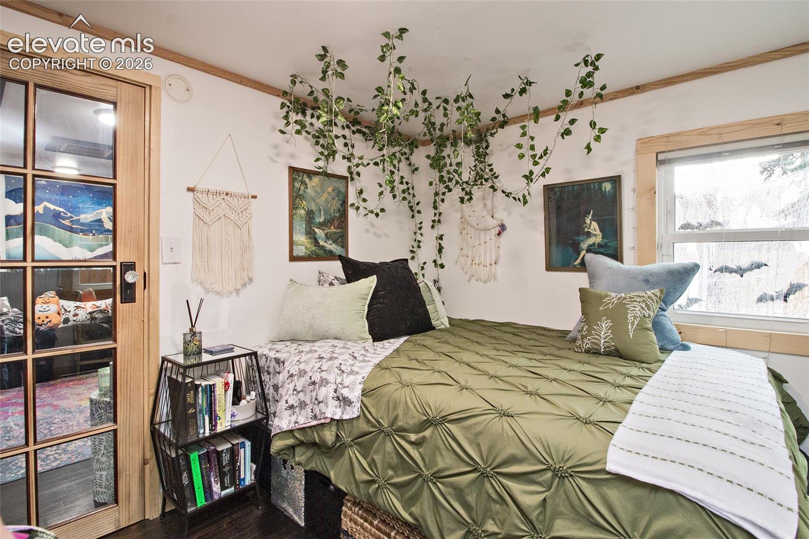 Listing photo 9 for 8 Narrows Road