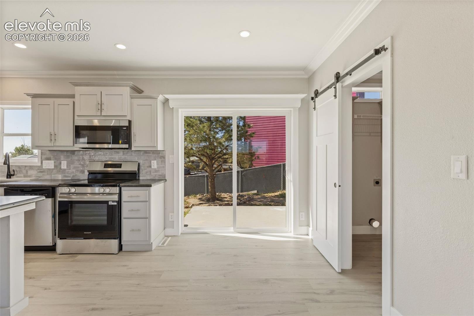 Listing photo 16 for 23767 Redtail Drive