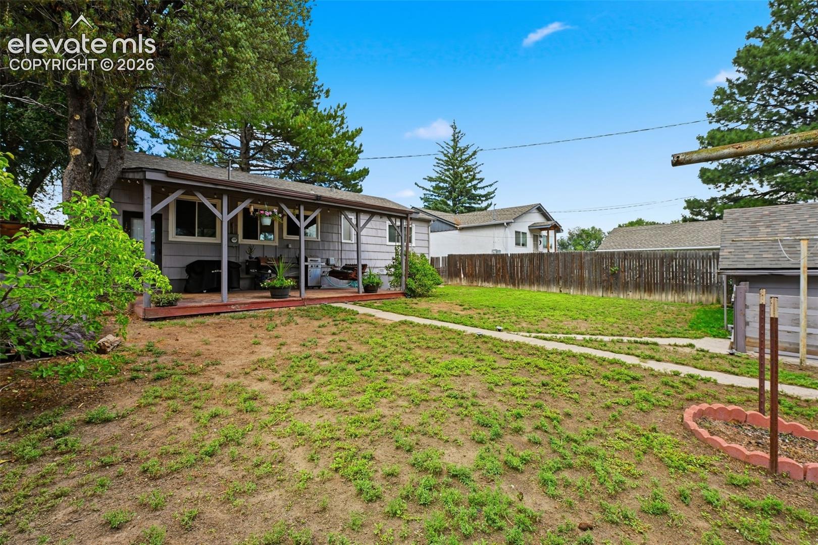 Listing photo 4 for 2637 Waldean Street