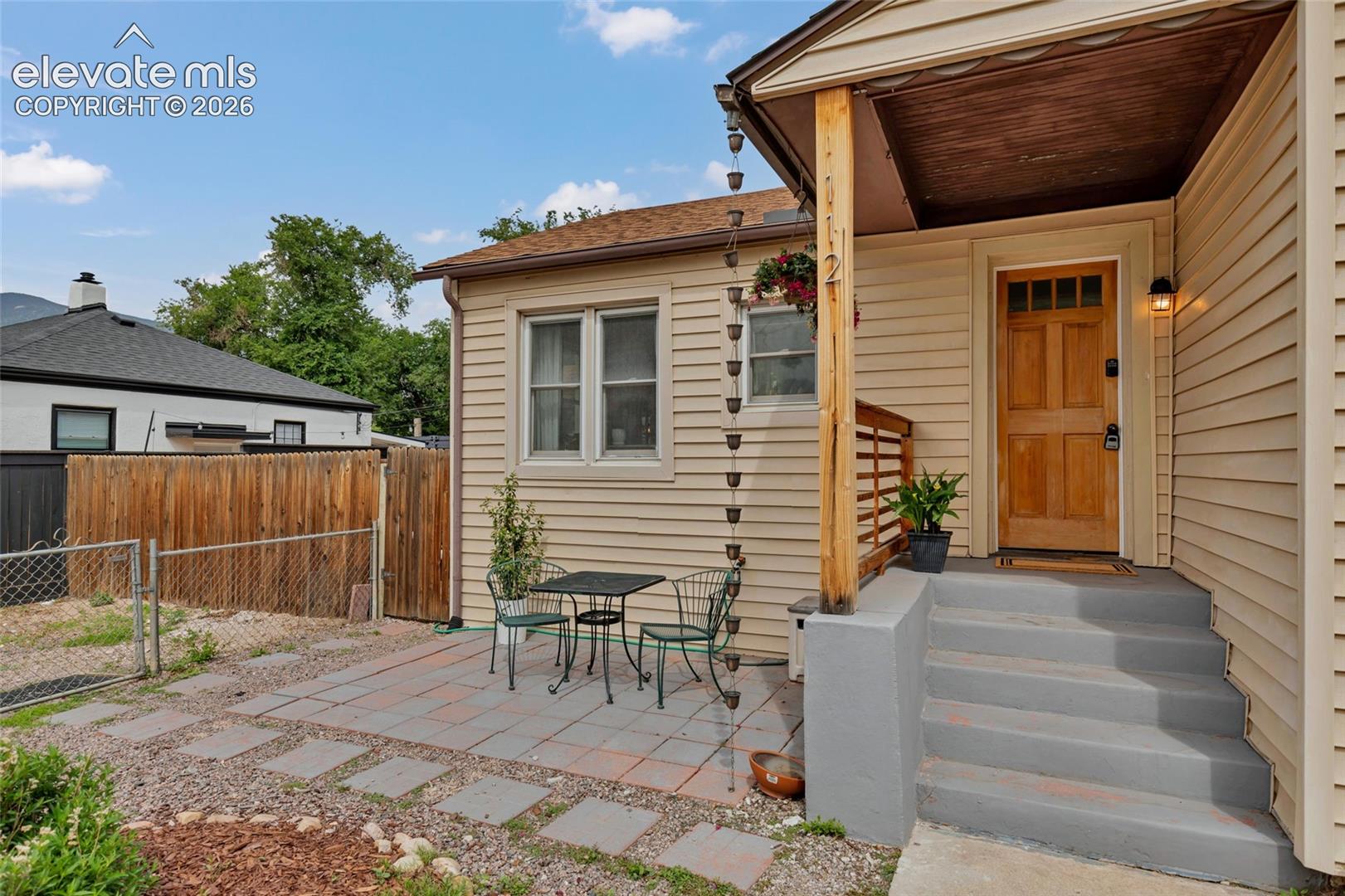 Listing photo 2 for 112 S 22nd Street