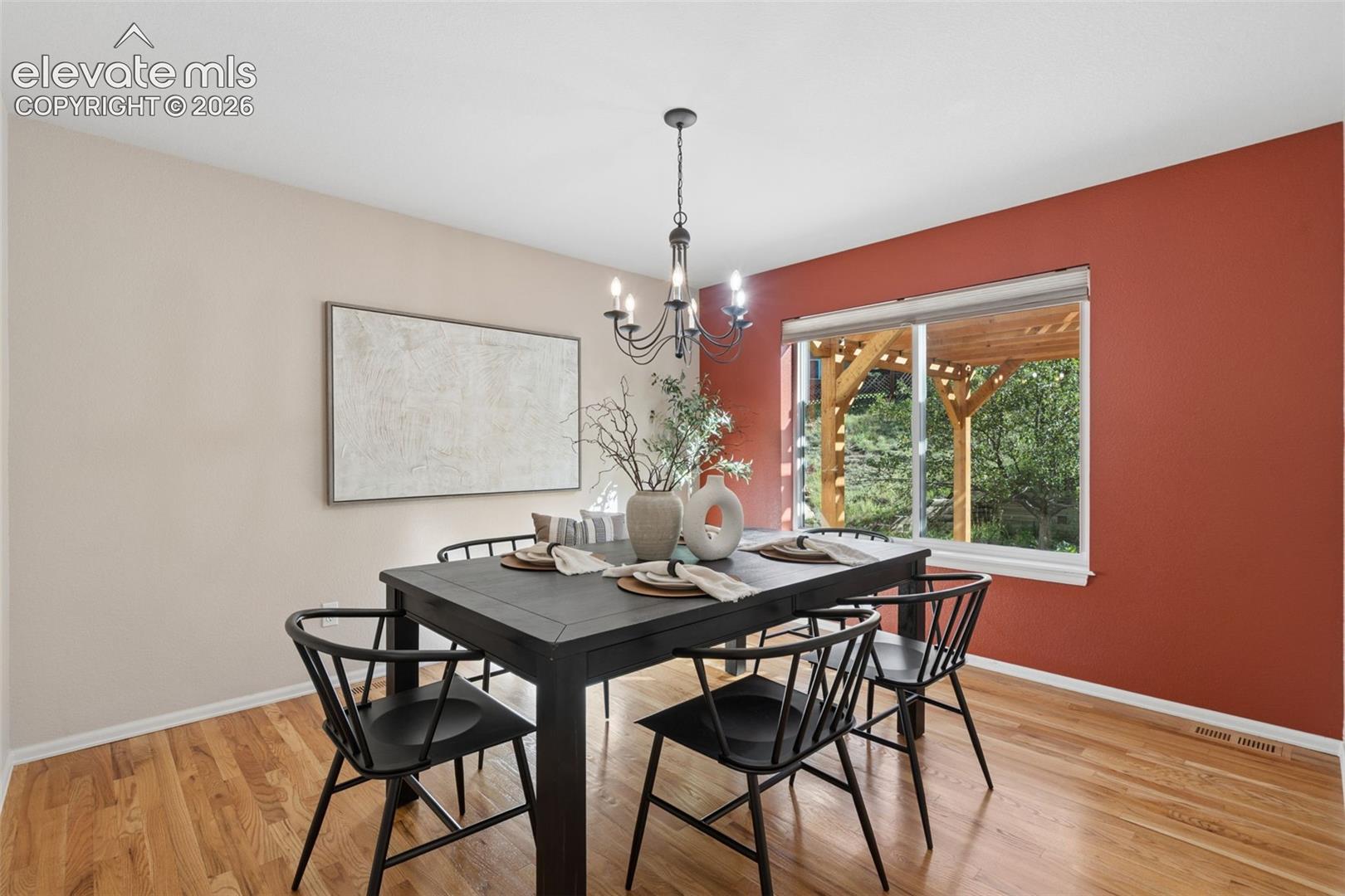 Listing photo 8 for 1272 Dream Lake Court