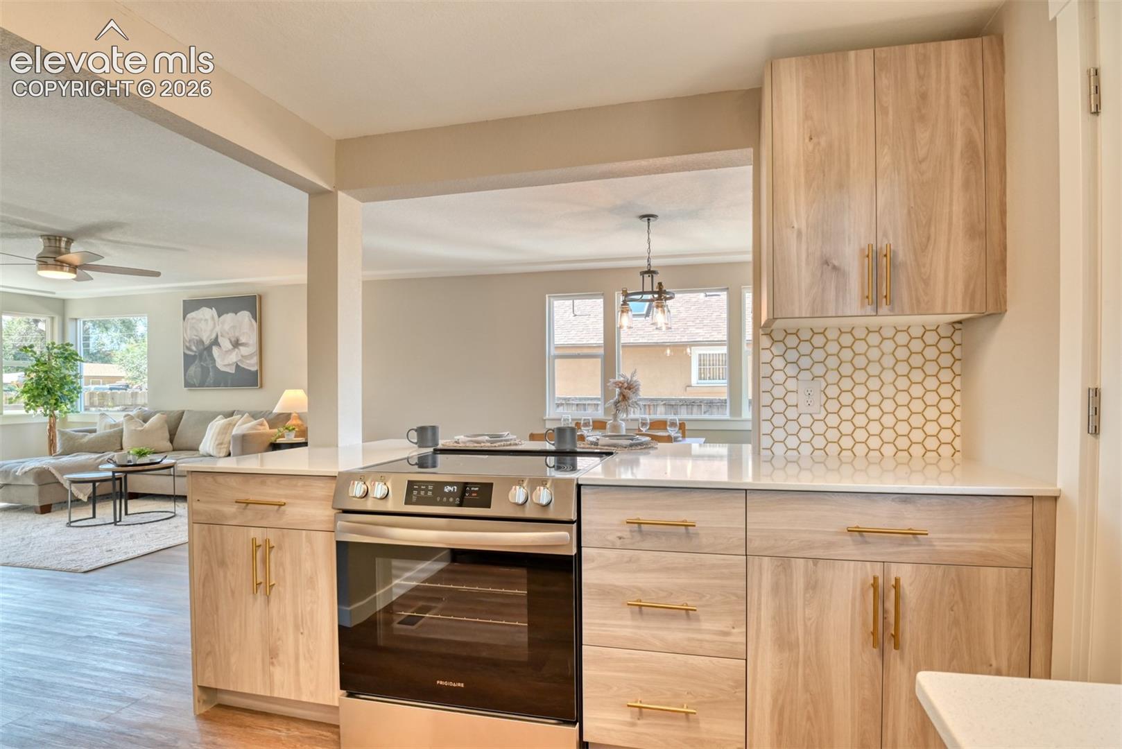 Listing photo 13 for 2606 E Boulder Street