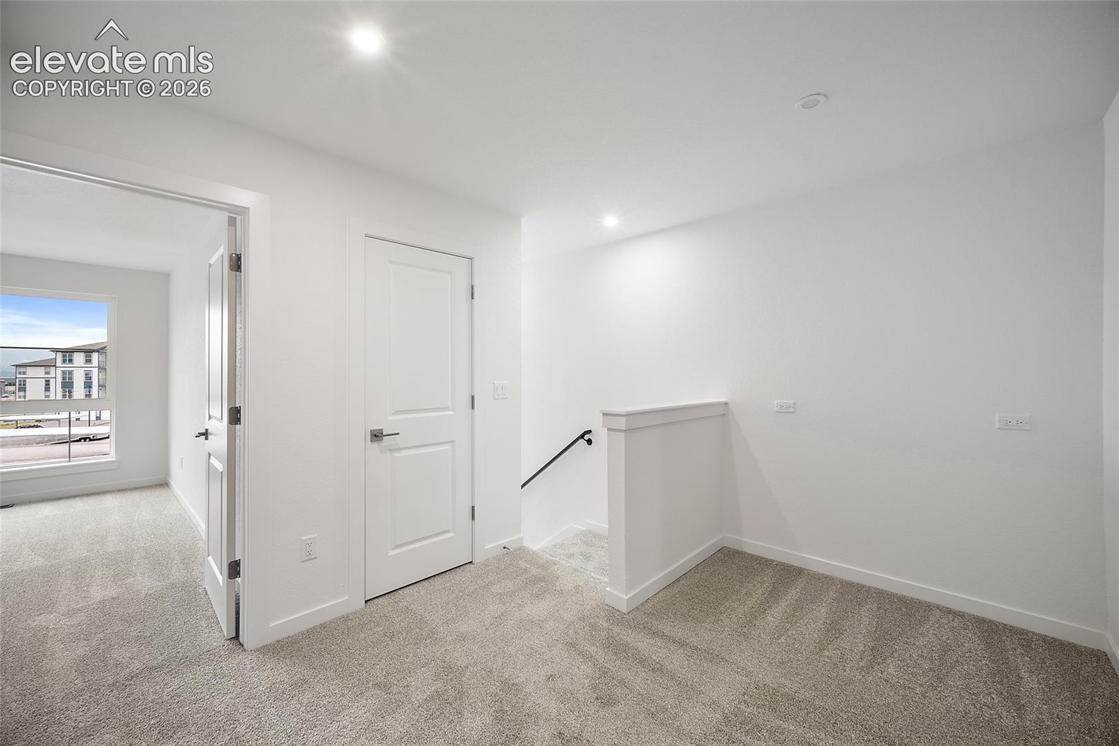 Listing photo 17 for 2256 Peridot Loop Heights