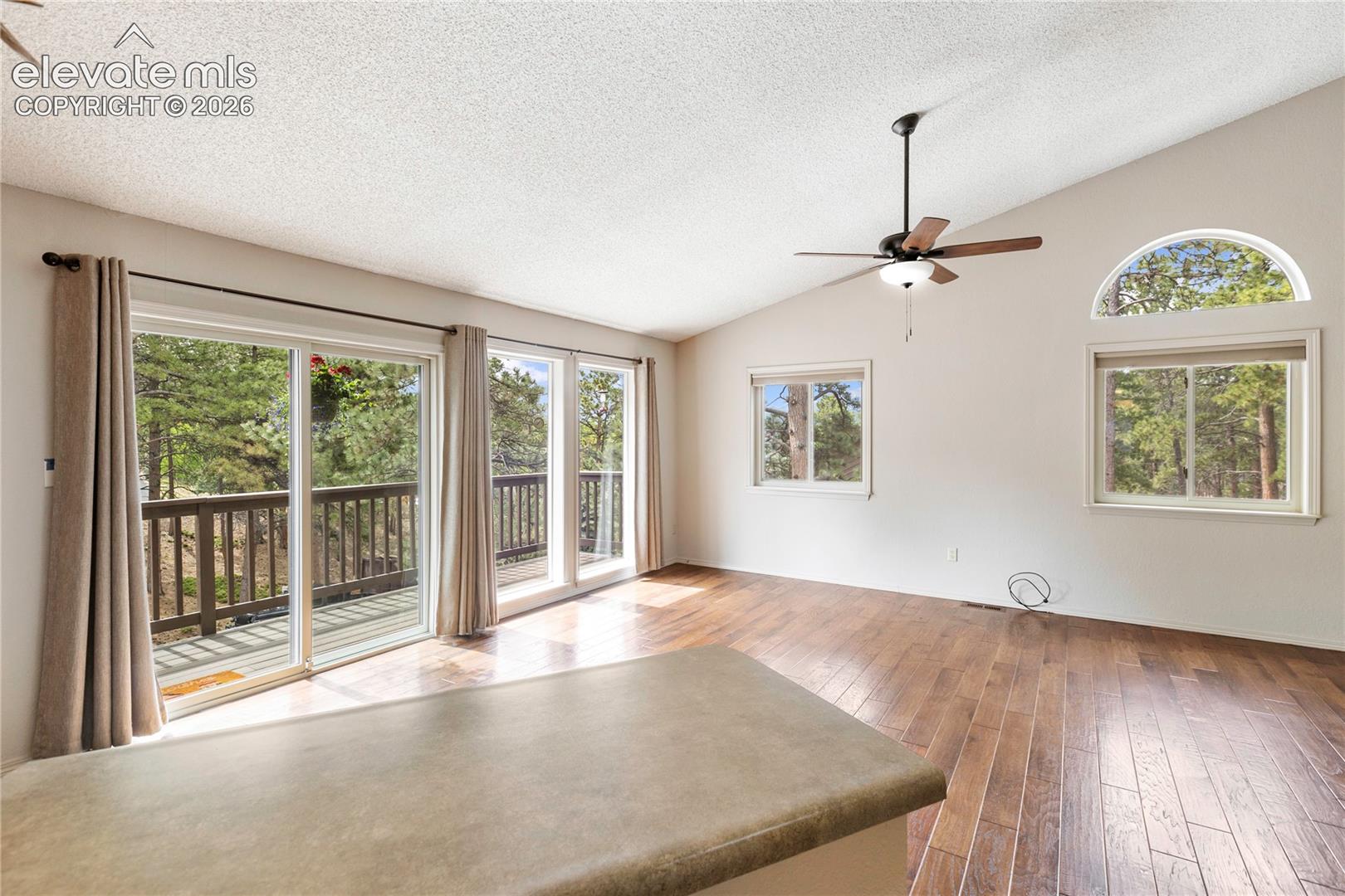 540 Greenway Court, photo 23