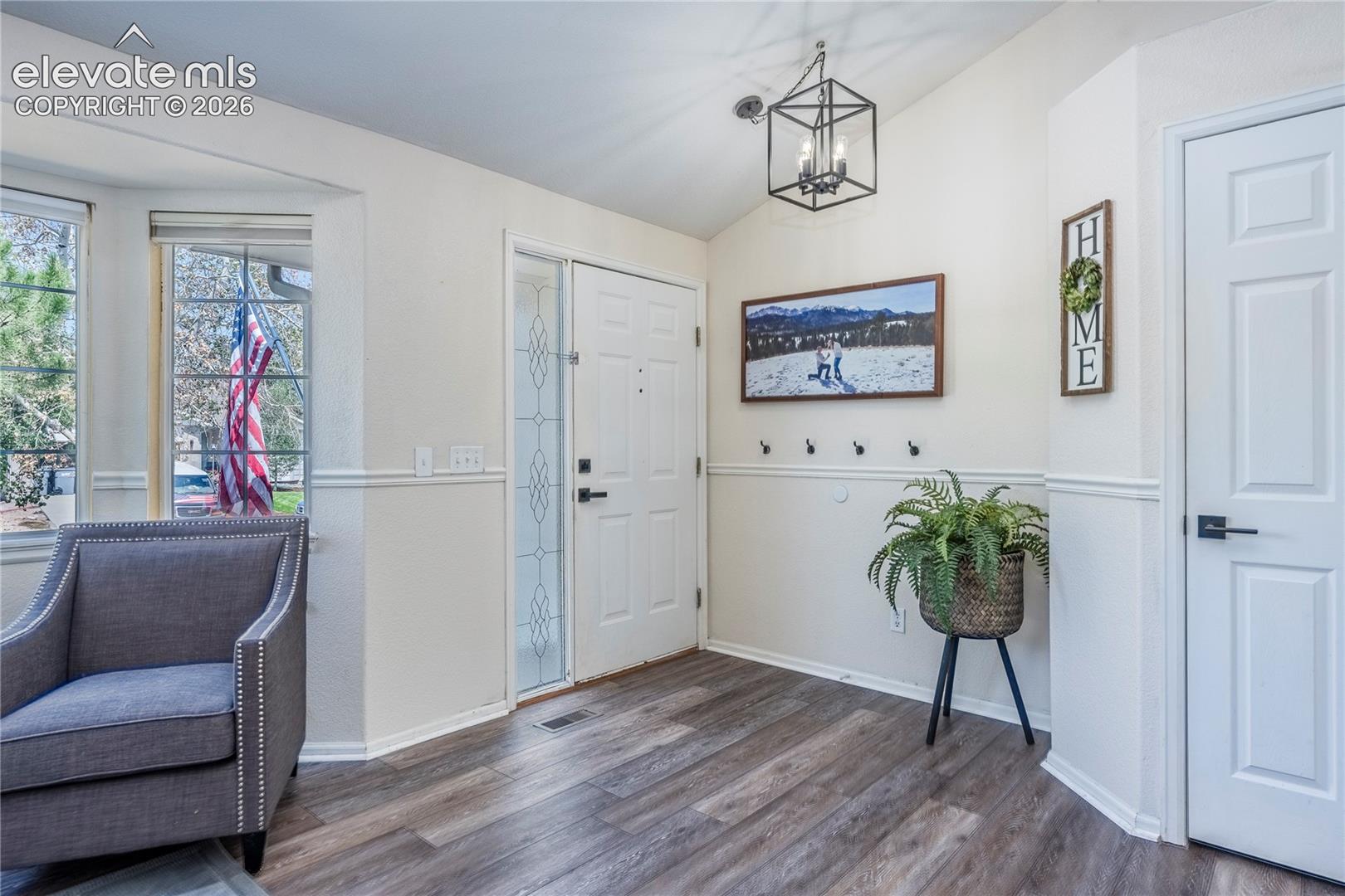 Listing photo 6 for 5664 Mesa Mountain Way