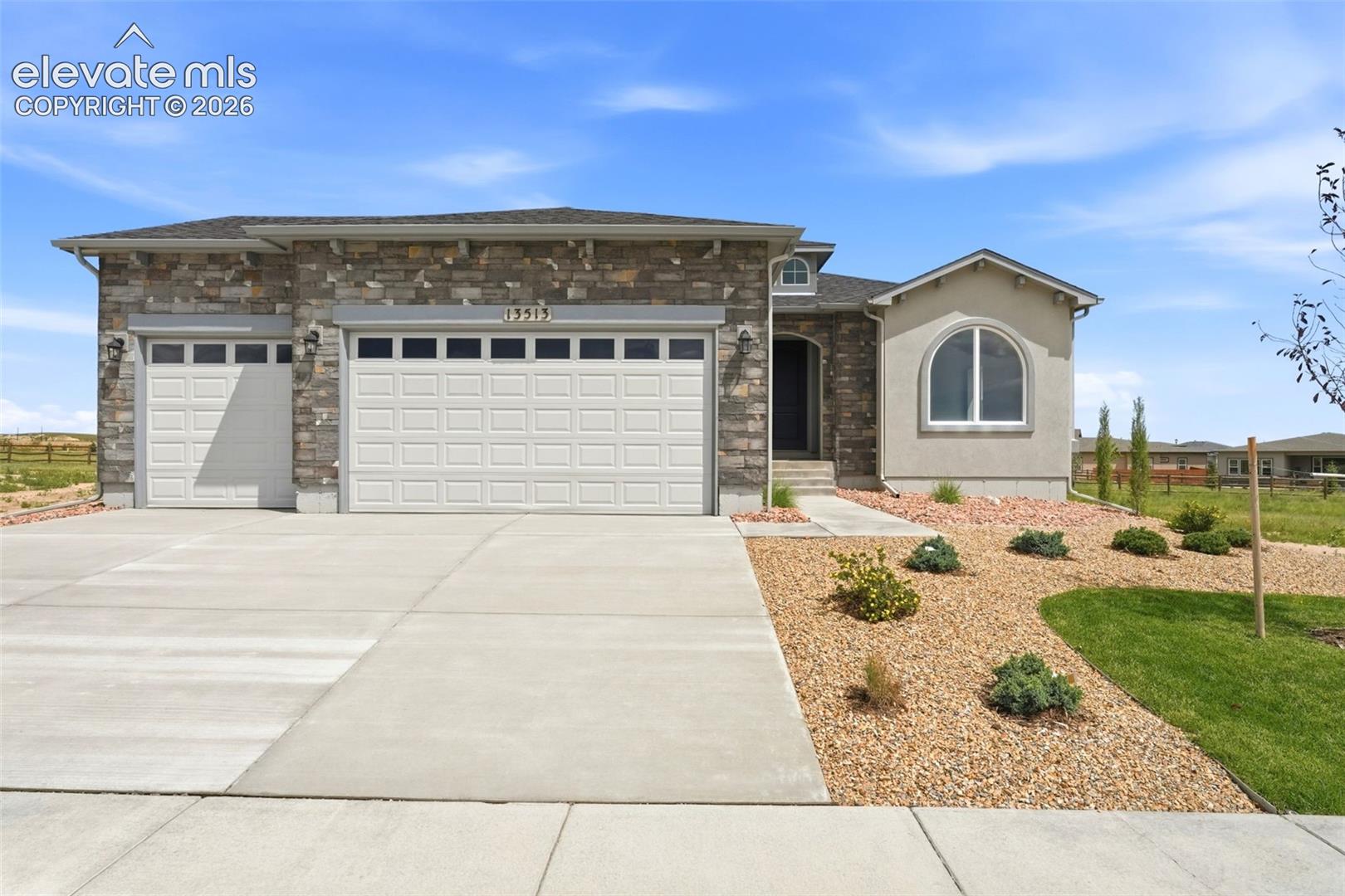 Listing photo 3 for 13513 Crooked Hill Drive