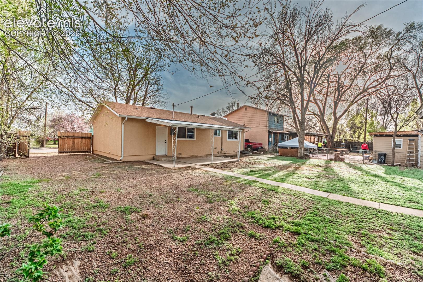 Listing photo 7 for 417 Linda Vista Drive
