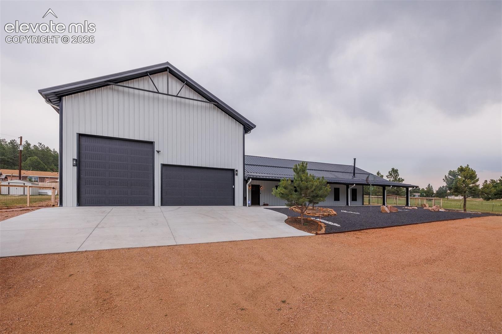 Listing photo 11 for 412 Obsidian Drive