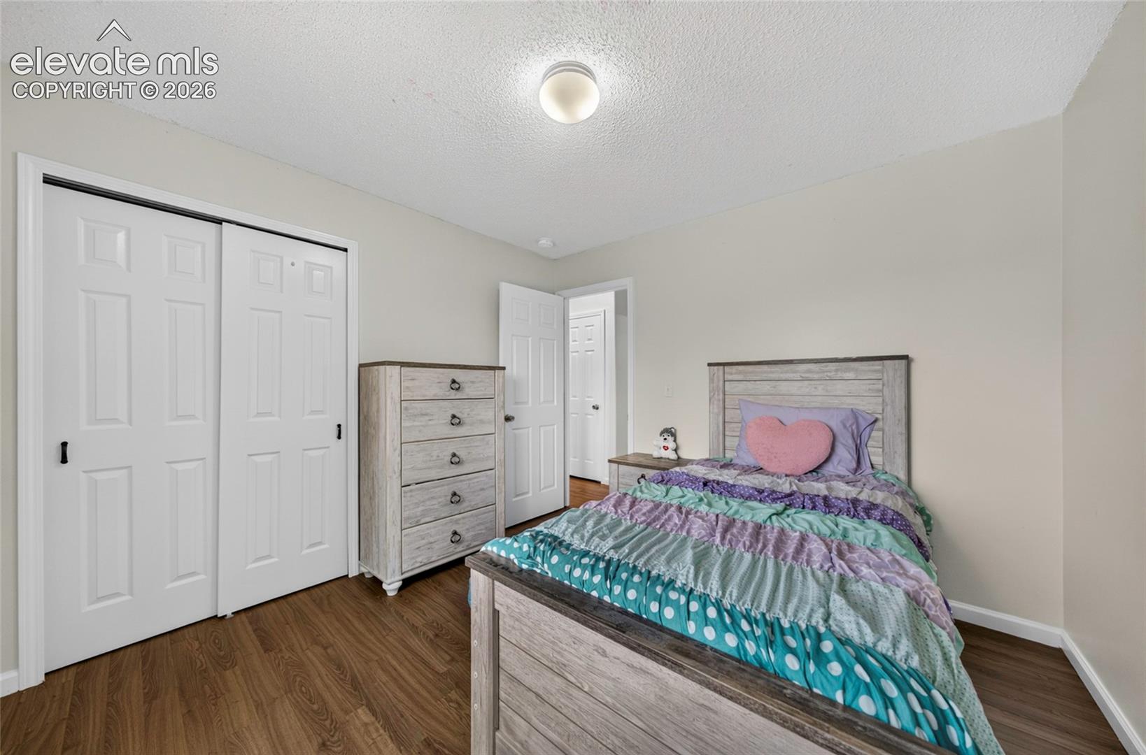 Listing photo 17 for 924 White Stone Way