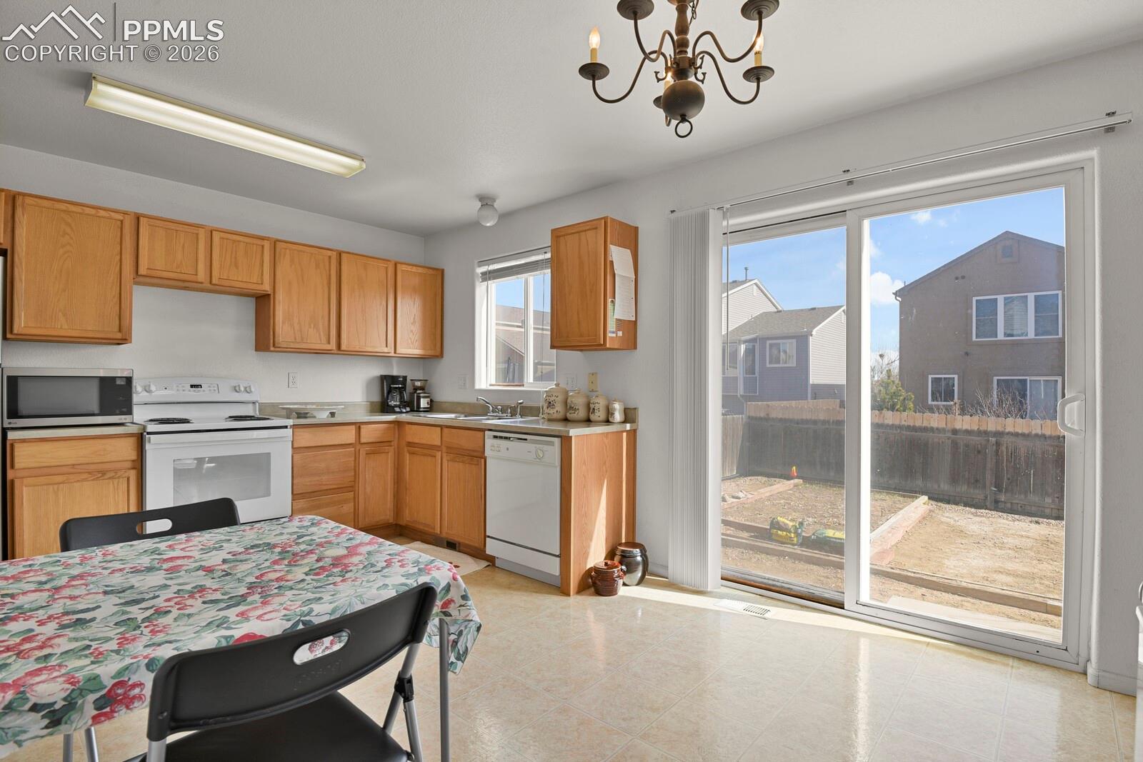 Listing photo 12 for 7203 Bentwater Drive