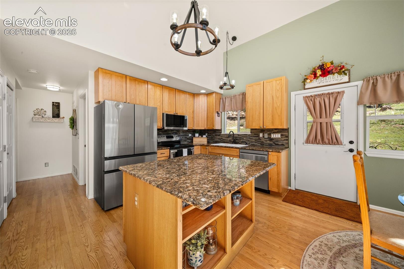 Listing photo 12 for 524 Spring Valley Drive