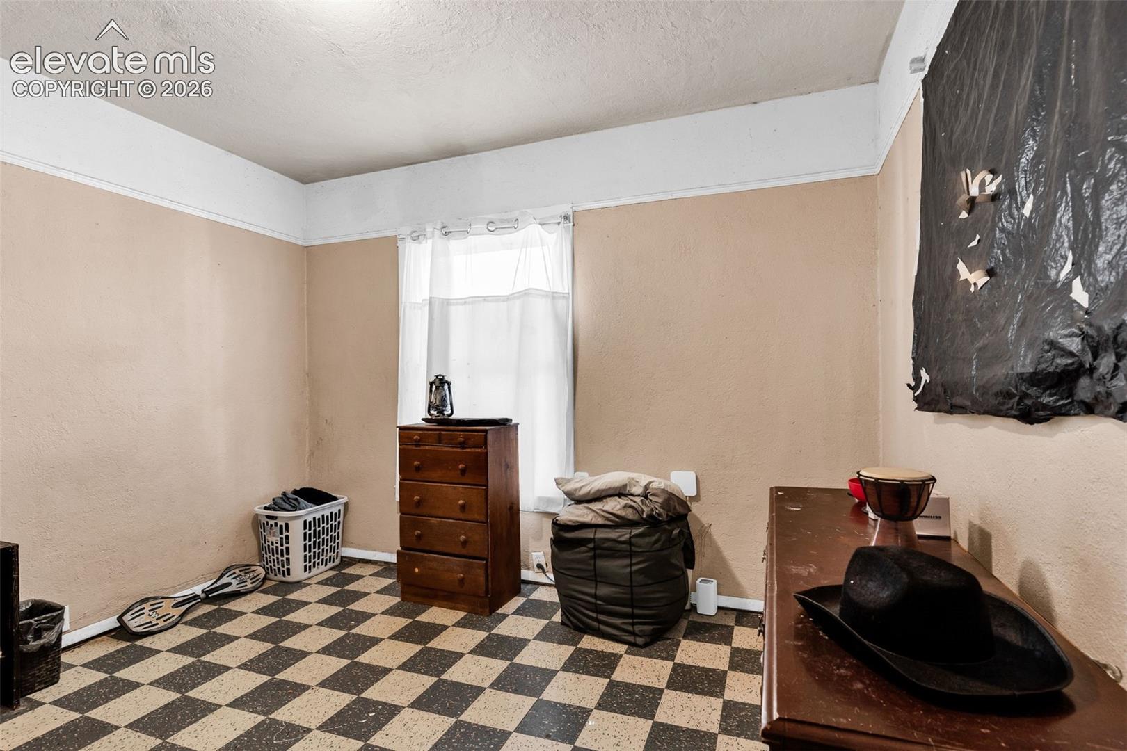 Listing photo 18 for 1008 E 8th Street
