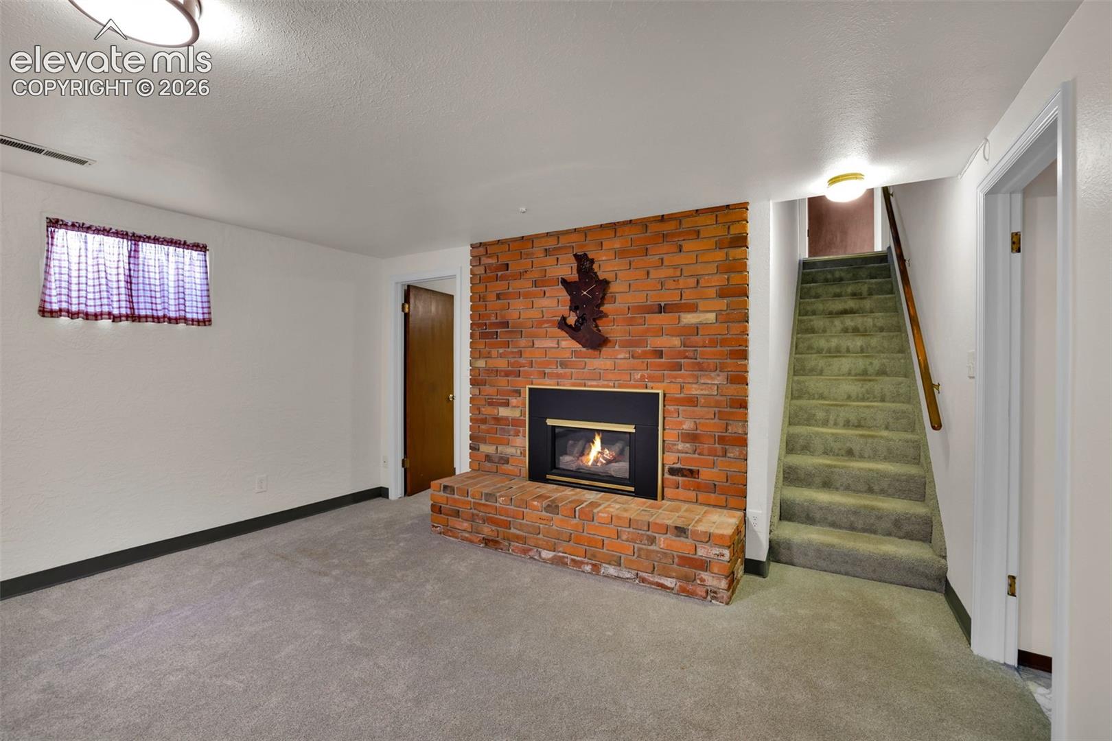 Listing photo 21 for 223 Crystal Hills Boulevard