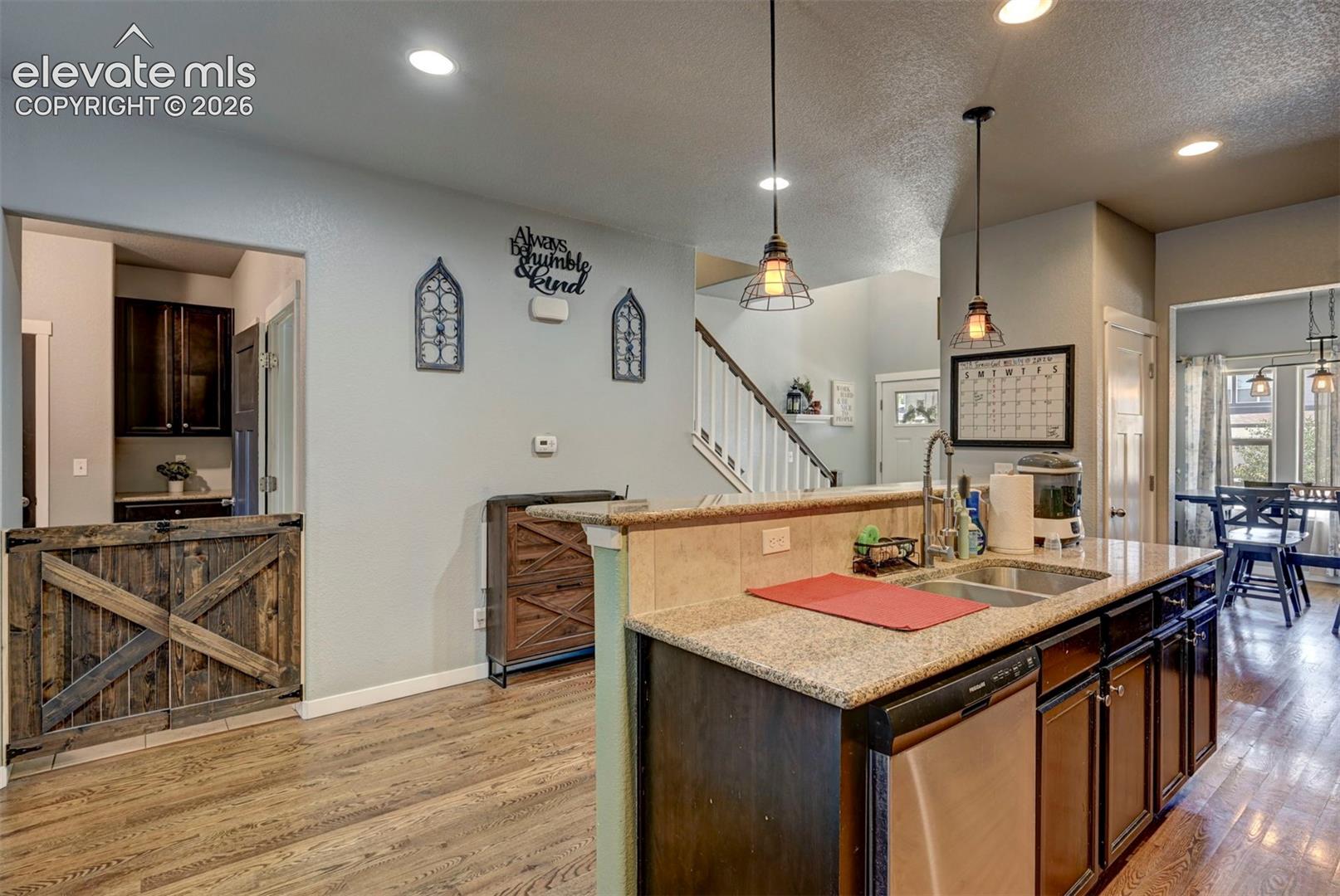 Listing photo 14 for 9428 Torecco Court