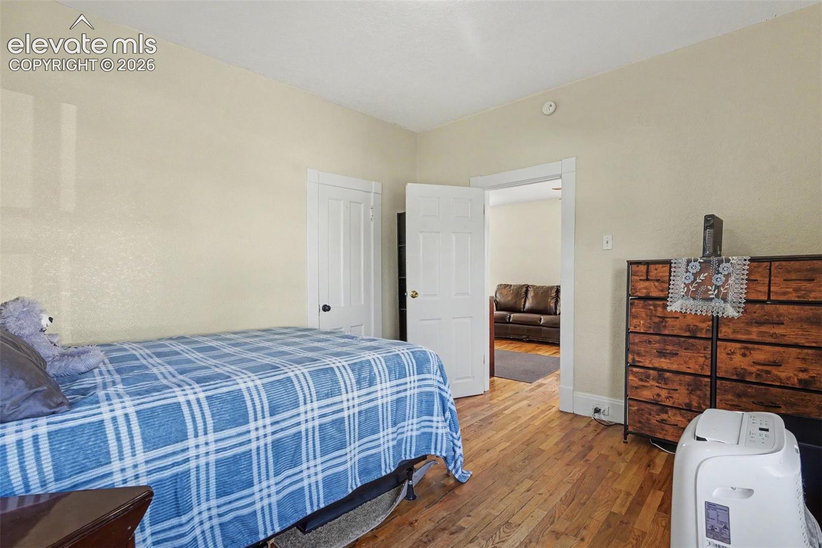 Listing photo 9 for 1616 E Orman Avenue