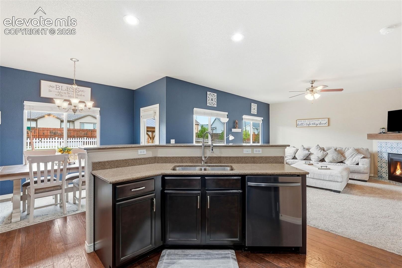 Listing photo 14 for 10567 Mount Evans Drive