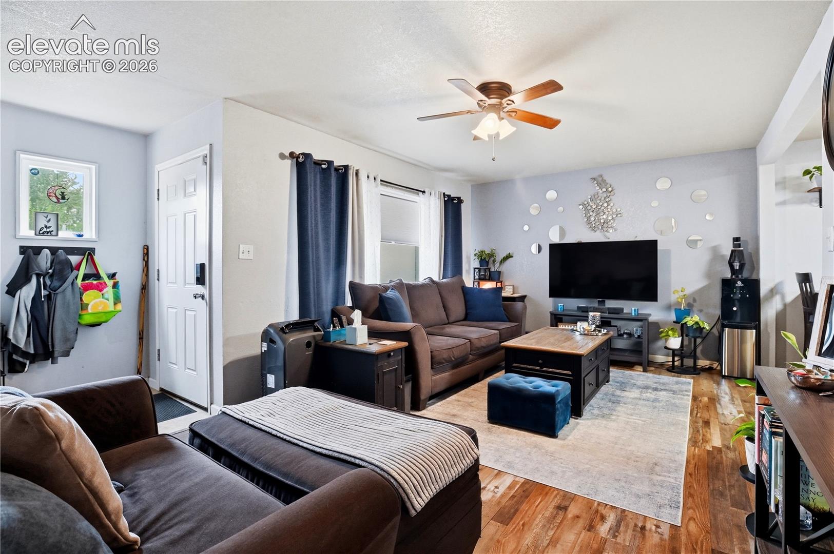 Listing photo 2 for 137 Steven Drive