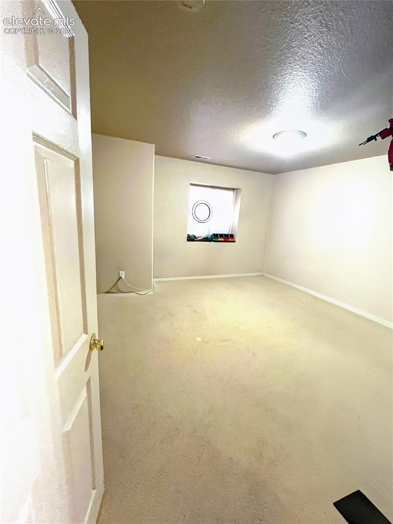 Listing photo 9 for 9845 Everglades Drive