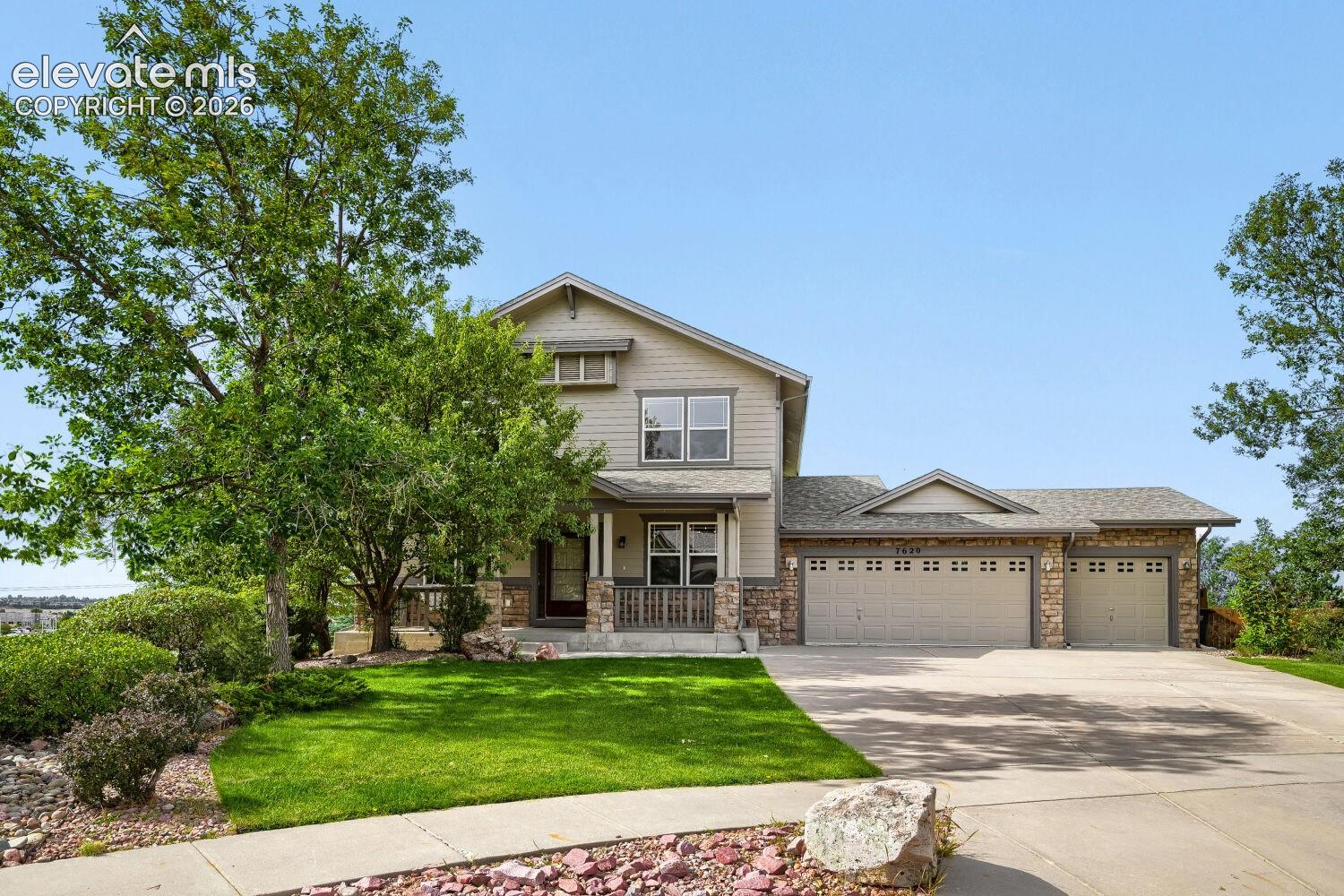 Listing photo 2 for 7620 Chancellor Drive