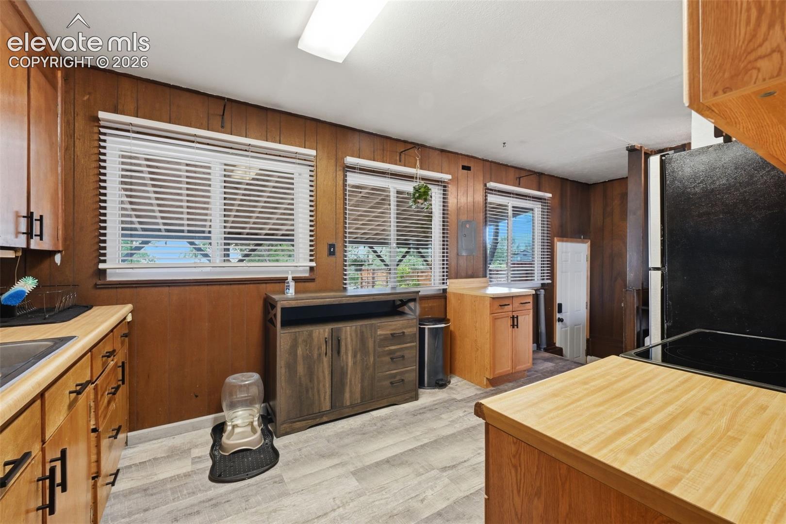 Listing photo 13 for 2637 Waldean Street