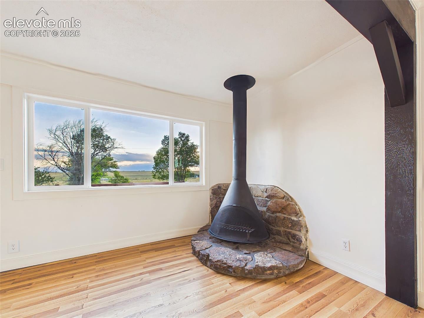 Listing photo 13 for 23015 Murphy Road