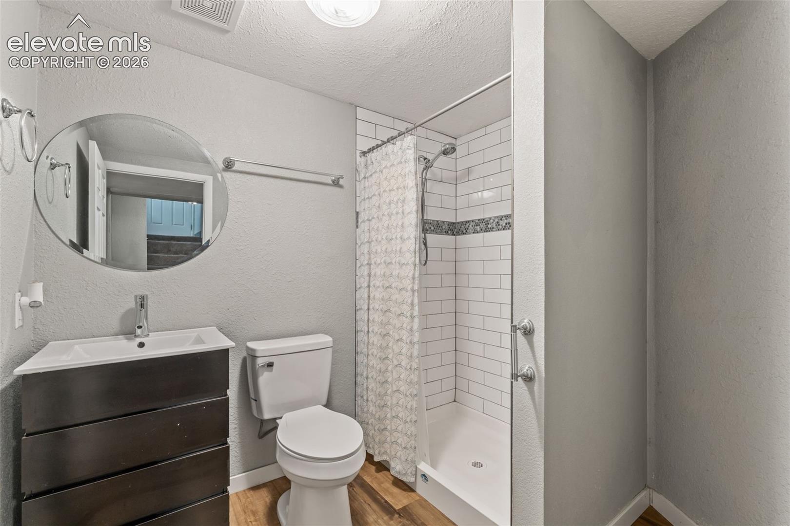 Listing photo 36 for 1726 E Evans Avenue