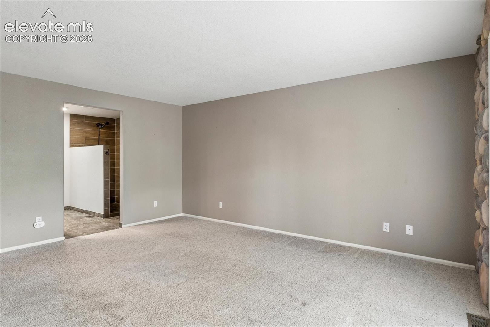 Listing photo 12 for 7765 Midnight Road