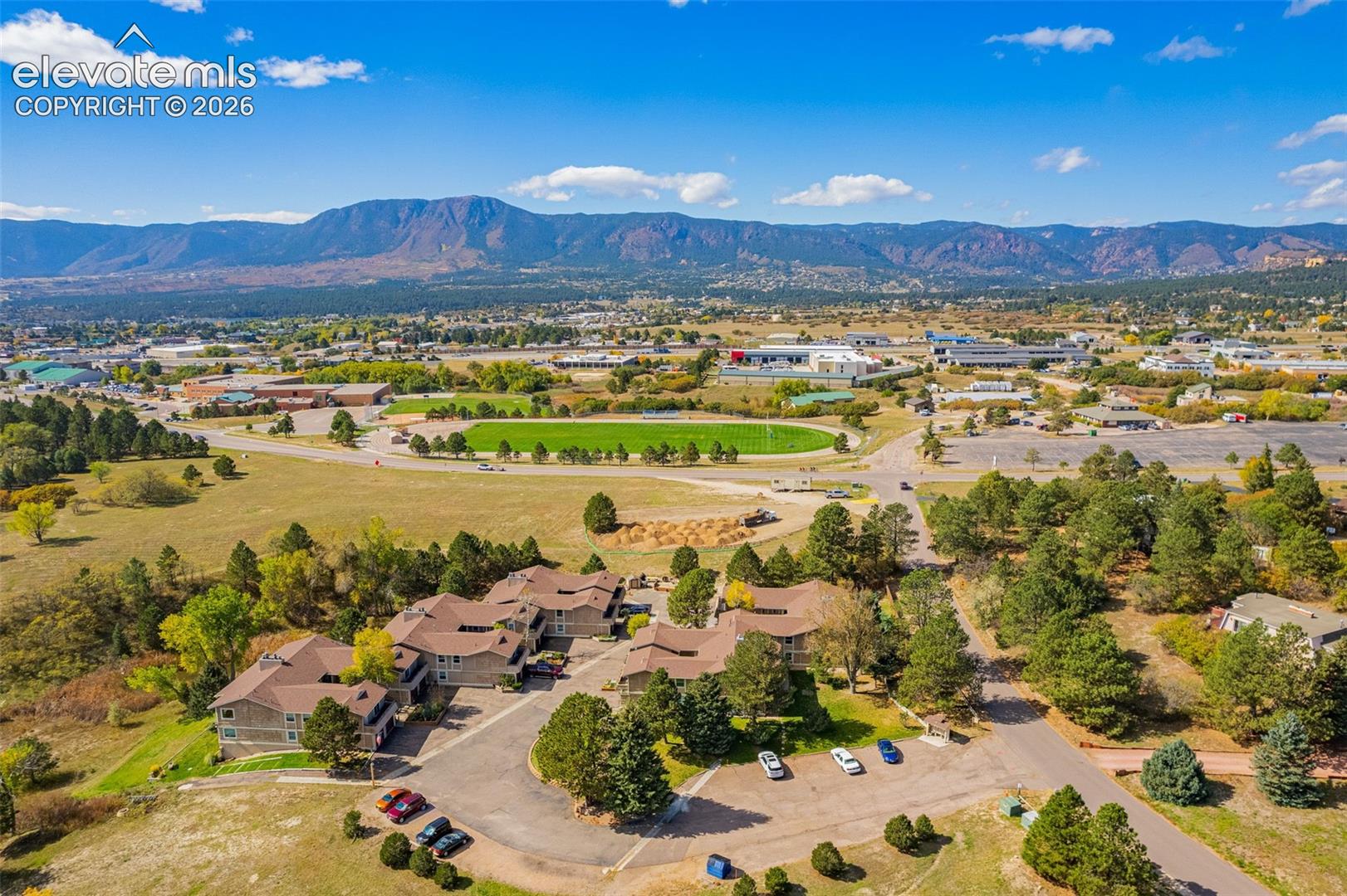 Listing photo 3 for 1660 Deer Creek Road