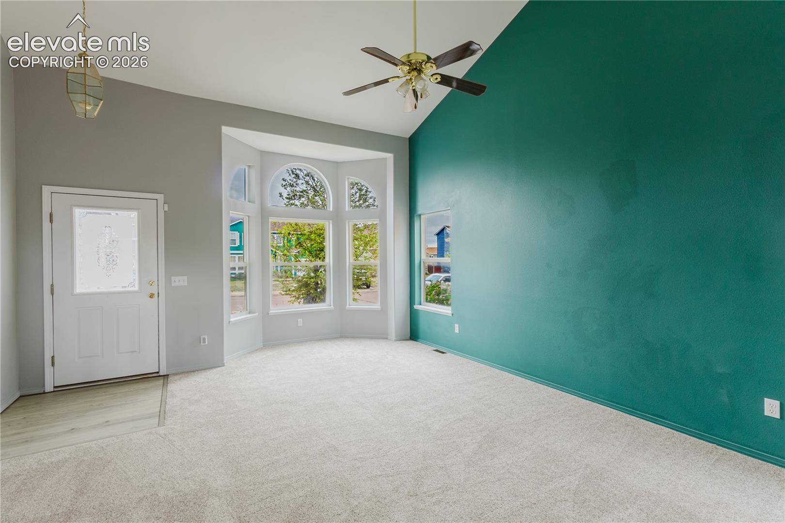 Listing photo 6 for 8156 Oliver Road