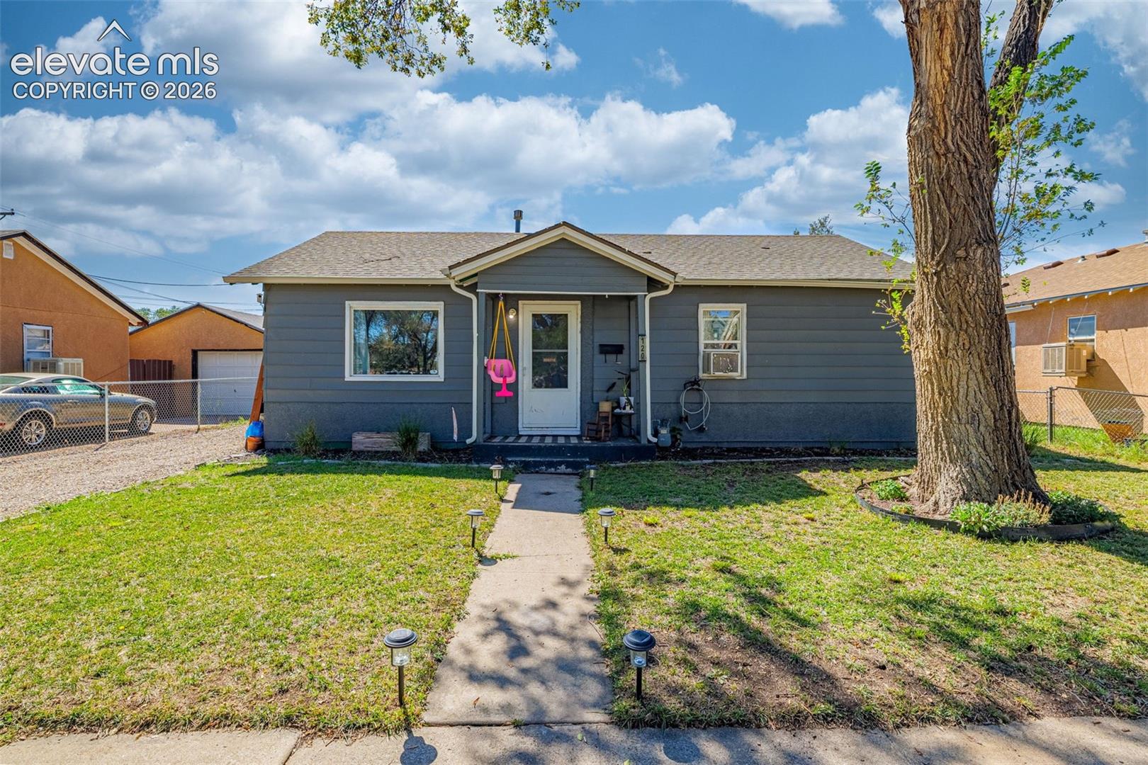 Listing photo 2 for 120 W 22nd Street