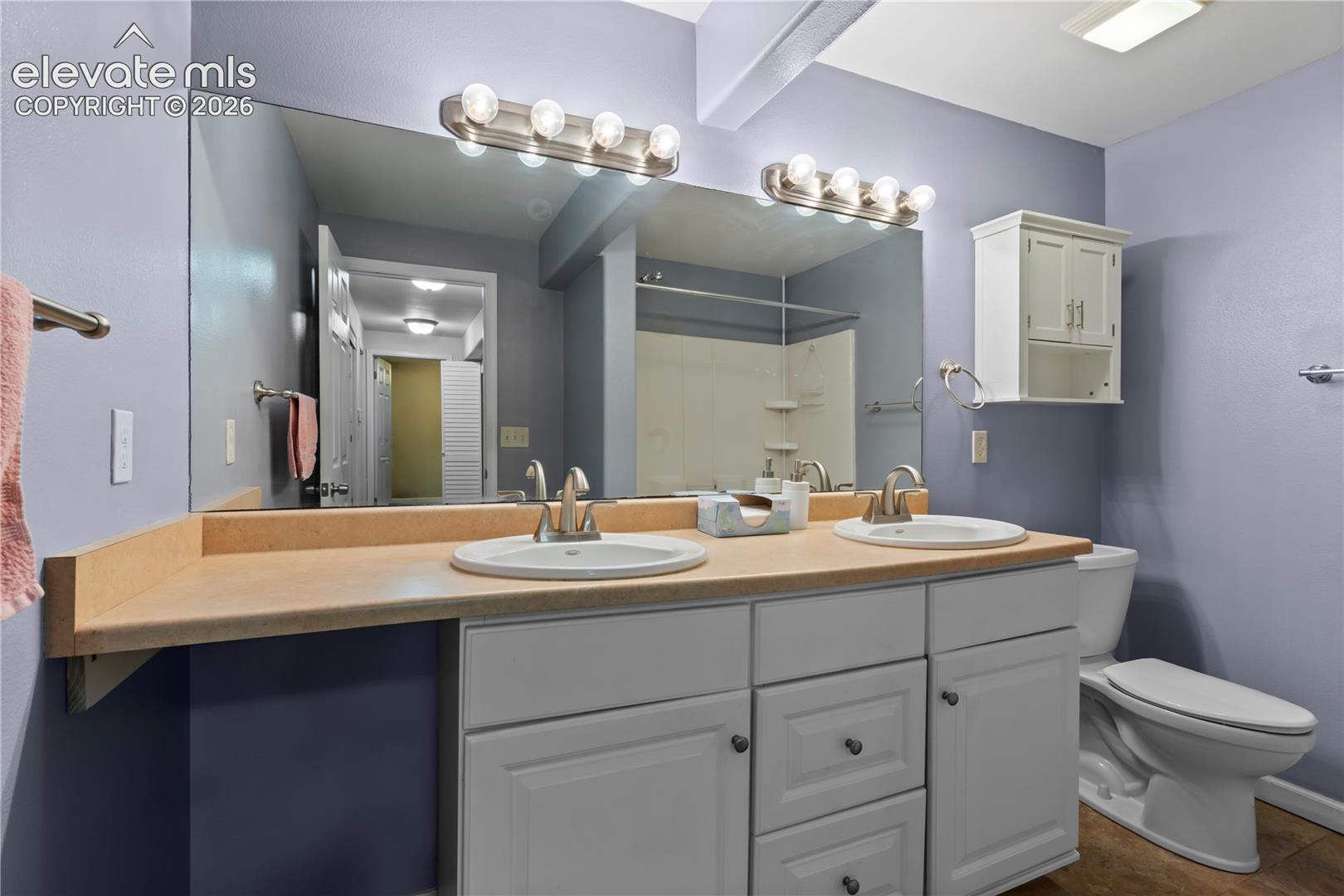Listing photo 18 for 850 Forest Edge Road A