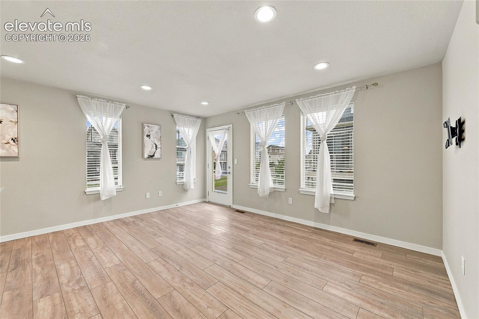 9149 Castlebear Drive, photo 10