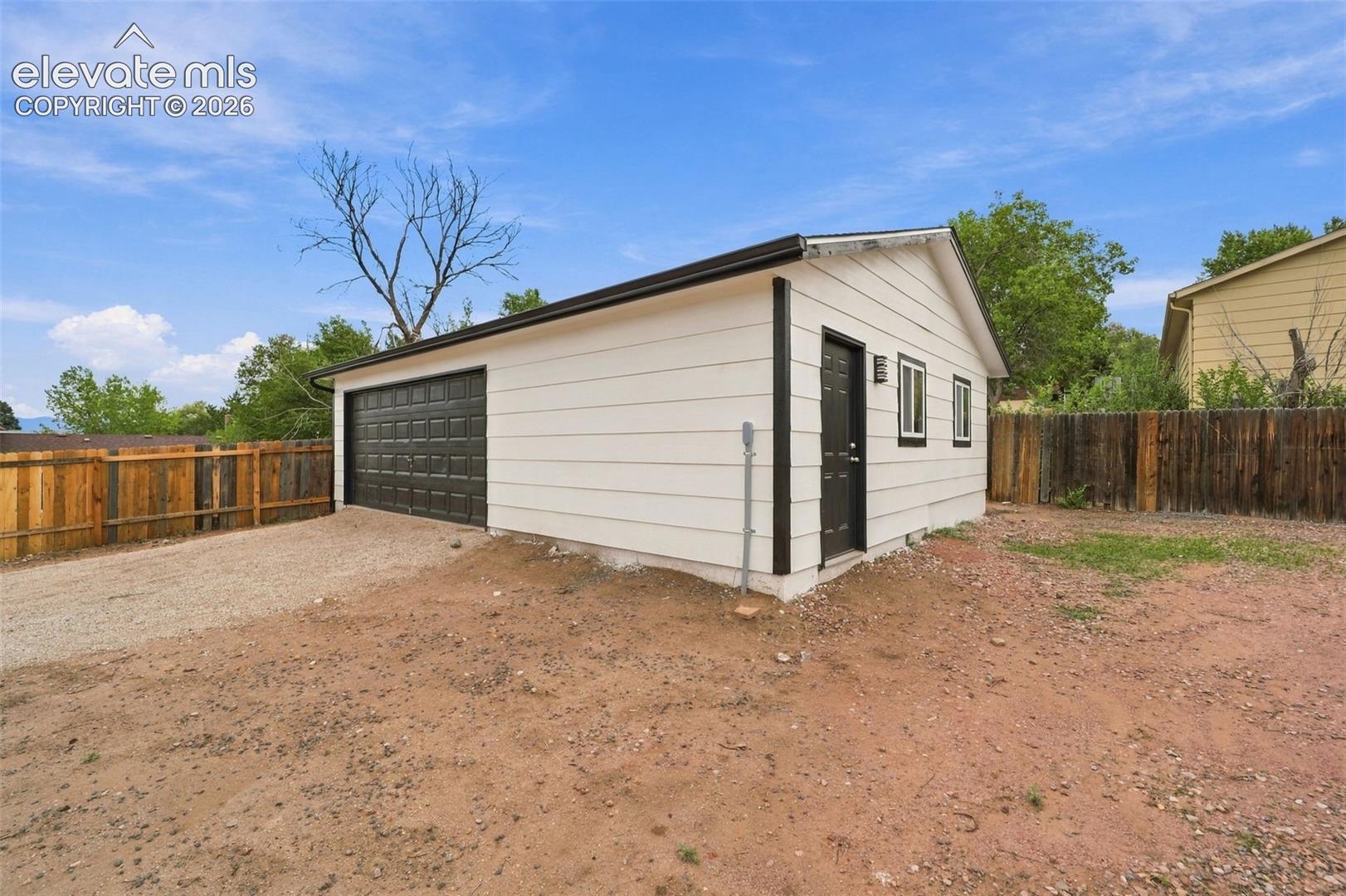 Listing photo 48 for 1144 Kachina Drive