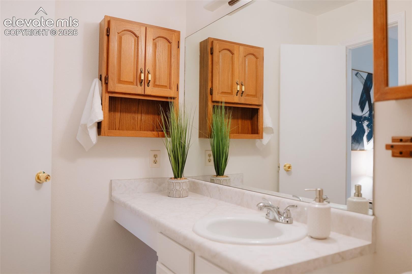 Listing photo 23 for 6430 Lonsdale Drive