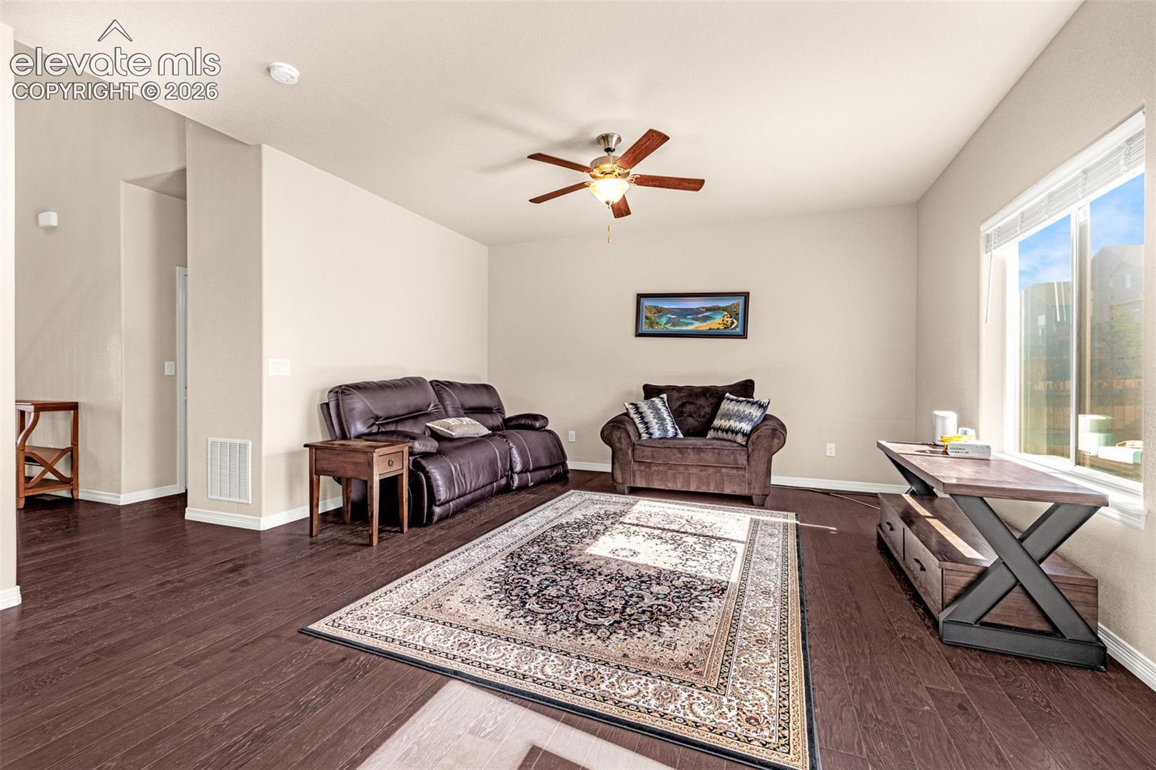 Listing photo 7 for 6607 Lamine Drive