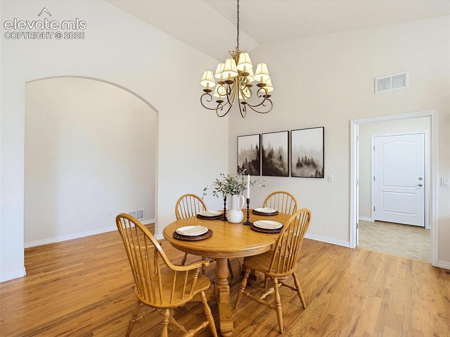 Listing photo 14 for 18065 Cumbres Road